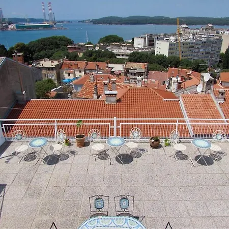 Couette-café Emma's 4*