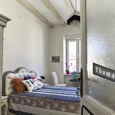 Bed & Breakfast Emma's 4*